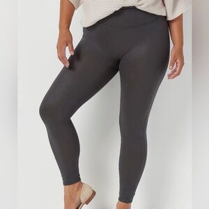 All Worthy Hunter McGrady Gray Faux Leather Leggings Women’s Sz 4XP 4X Petite
